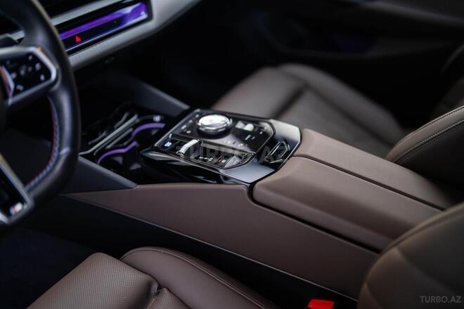 BMW i5-12