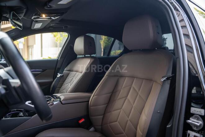 BMW i5-15