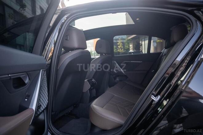 BMW i5-16