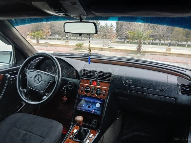 Mercedes C 220 1997, 318,216 km - 2.2 л - Şirvan