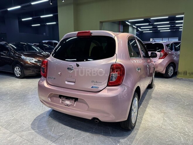Nissan March-11