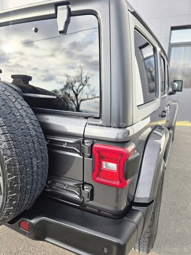Jeep Wrangler-13