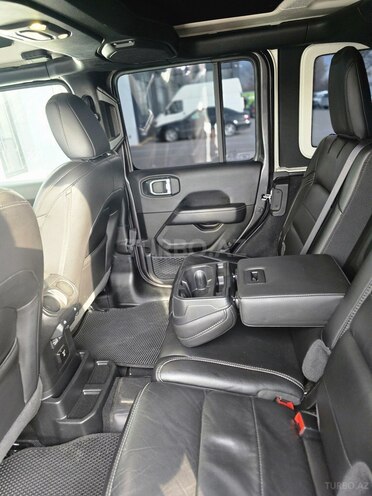 Jeep Wrangler-16