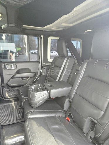 Jeep Wrangler-14
