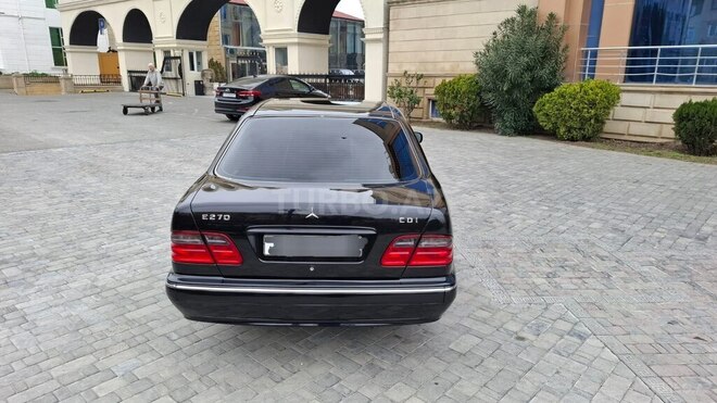 Mercedes E 270 2000, 450,000 km - 2.7 l - Bakı