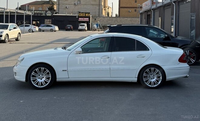 Mercedes E 350 2006, 205,500 km - 3.5 l - Bakı