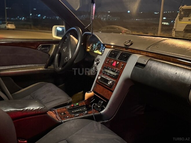 Mercedes E 300 1996, 258,000 km - 3.0 l - Bakı