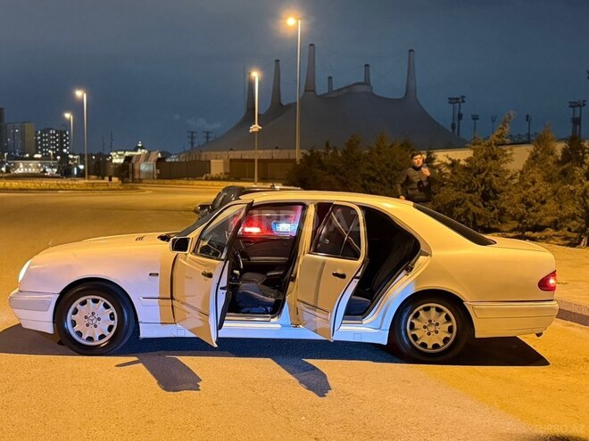 Mercedes E 300 1996, 258,000 km - 3.0 l - Bakı