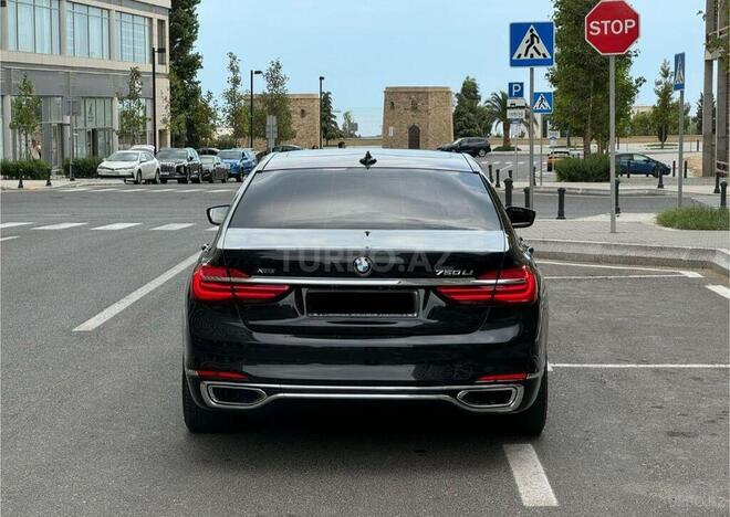 BMW 750 2016, 165,000 km - 4.4 l - Bakı