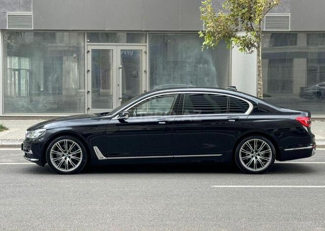 BMW 750 2016, 165,000 km - 4.4 l - Bakı