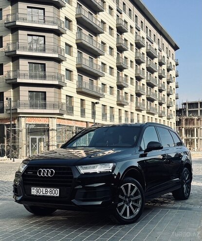 Audi Q7-3