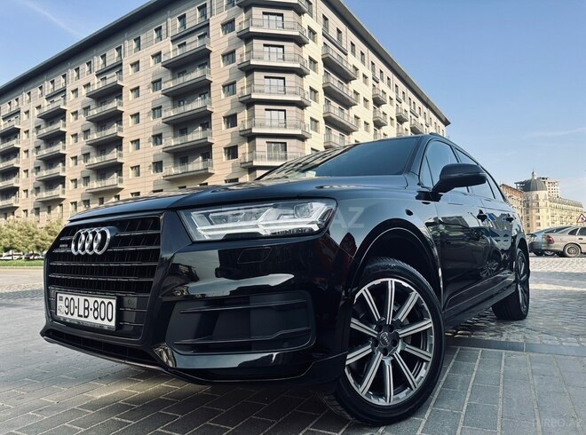 Audi Q7-6