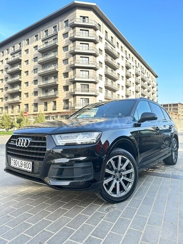 Audi Q7-9