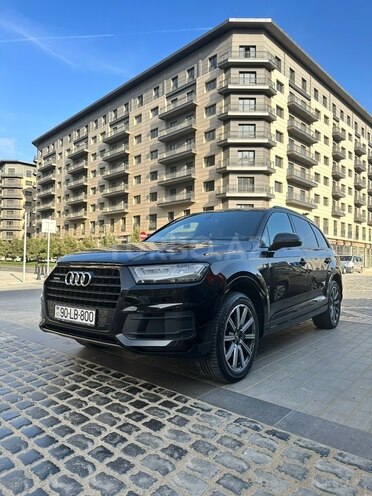Audi Q7-12