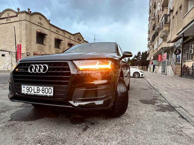 Audi Q7-16
