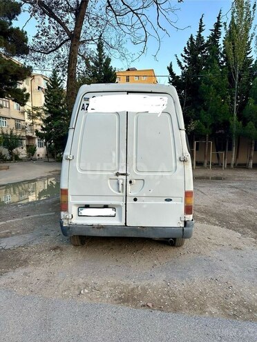 Ford Transit-4