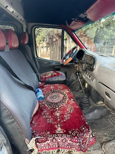 Ford Transit-5