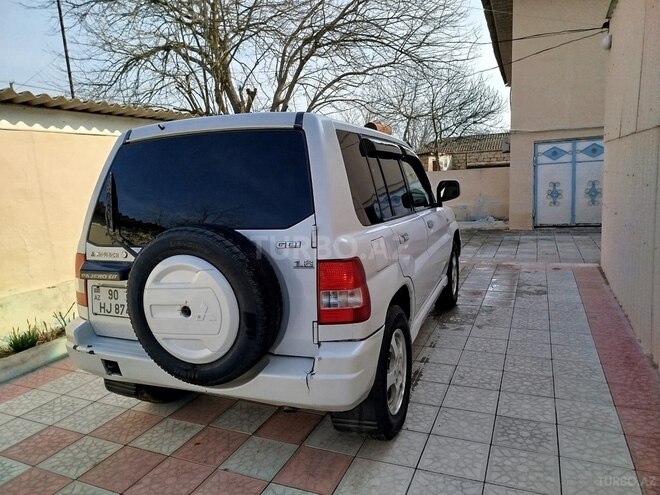 Mitsubishi Pajero io 2000, 300,000 km - 2.0 l - Neftçala