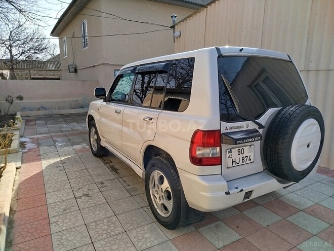 Mitsubishi Pajero io 2000, 300,000 km - 2.0 l - Neftçala