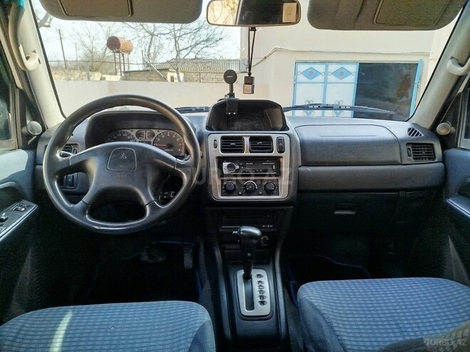 Mitsubishi Pajero io 2000, 300,000 km - 2.0 l - Neftçala