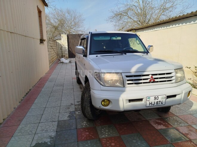 Mitsubishi Pajero io 2000, 300,000 km - 2.0 l - Neftçala