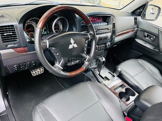 Mitsubishi Pajero 2012, 102,000 km - 3.5 л - Bakı