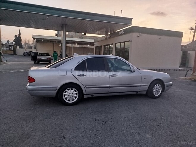 Mercedes E 240 1999, 281,963 km - 2.4 л - Gəncə