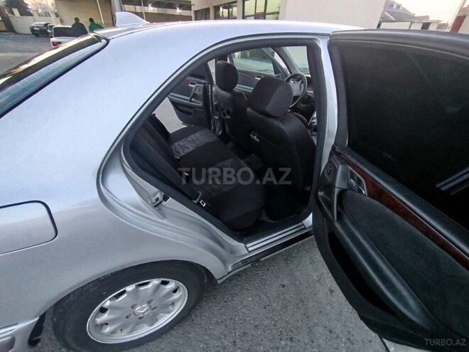Mercedes E 240 1999, 281,963 km - 2.4 л - Gəncə
