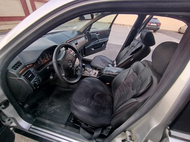 Mercedes E 240 1999, 281,963 km - 2.4 л - Gəncə