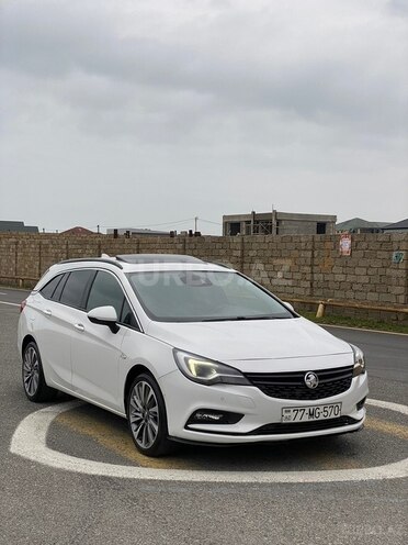 Opel Astra 2018, 215,000 km - 1.6 l - Bakı