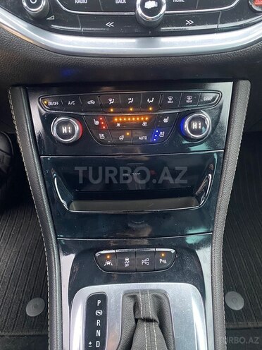 Opel Astra 2018, 215,000 km - 1.6 l - Bakı