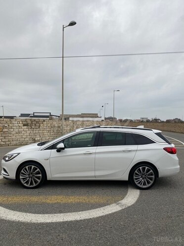 Opel Astra 2018, 215,000 km - 1.6 l - Bakı