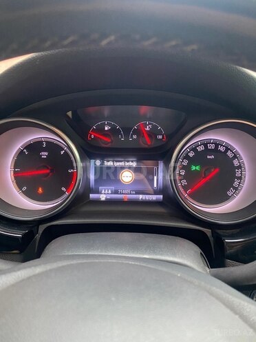 Opel Astra 2018, 215,000 km - 1.6 l - Bakı
