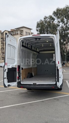 Ford Transit-7