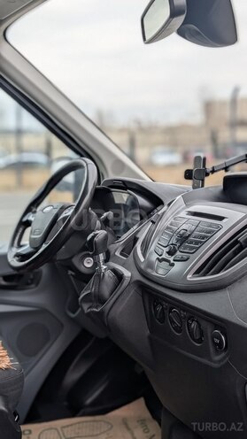 Ford Transit-14