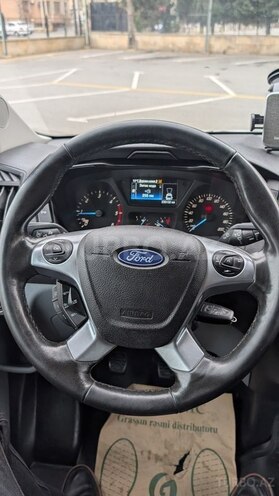 Ford Transit-12