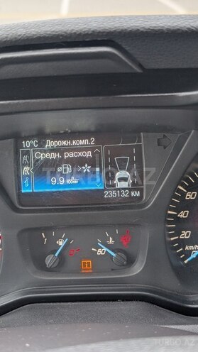 Ford Transit-13