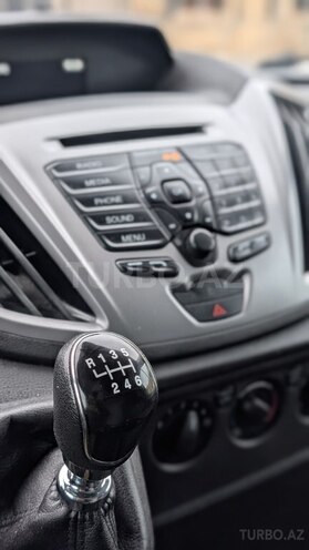Ford Transit-17