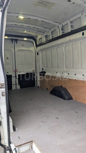 Ford Transit-18