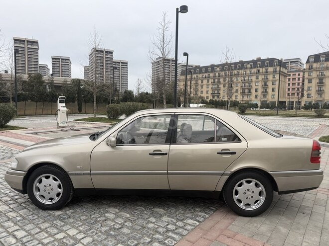 Mercedes C 200 1996, 207,000 km - 2.0 л - Bakı