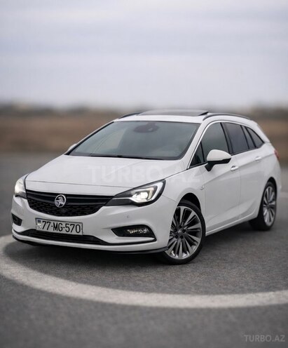 Opel Astra 2018, 215,000 km - 1.6 l - Bakı
