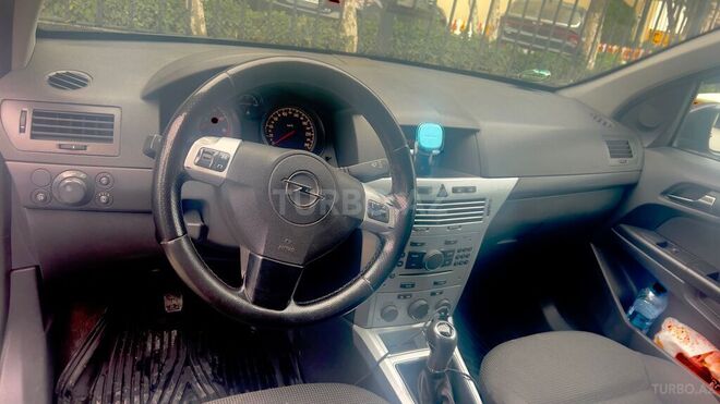 Opel Astra 2009, 215,000 km - 1.6 l - Bakı