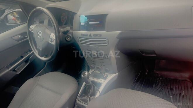 Opel Astra 2009, 215,000 km - 1.6 l - Bakı