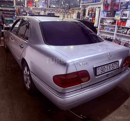 Mercedes E 280 1997, 335,000 km - 2.8 l - Bakı
