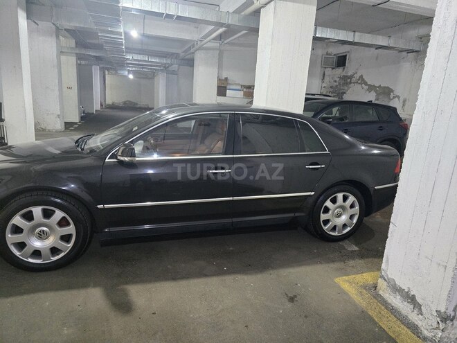 Volkswagen Phaeton-9