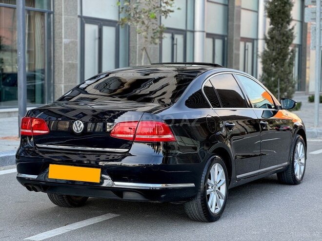 Volkswagen Passat-8