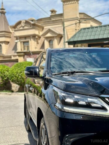 Lexus LX 450d-9