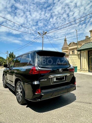 Lexus LX 450d-8