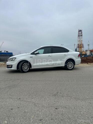 Volkswagen Polo-5