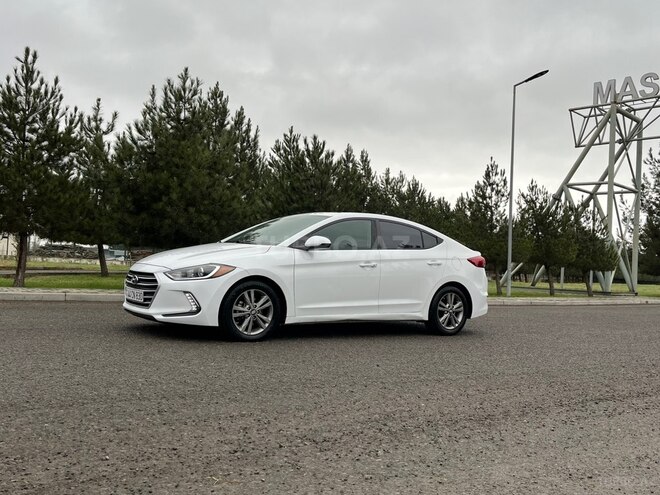 Hyundai Elantra 2017, 177,000 km - 2.0 l - Masallı